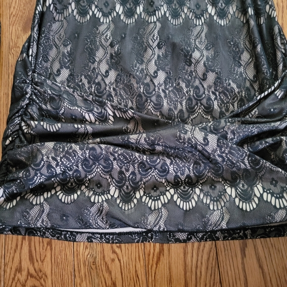 Mini dress - Picture 3 of 4